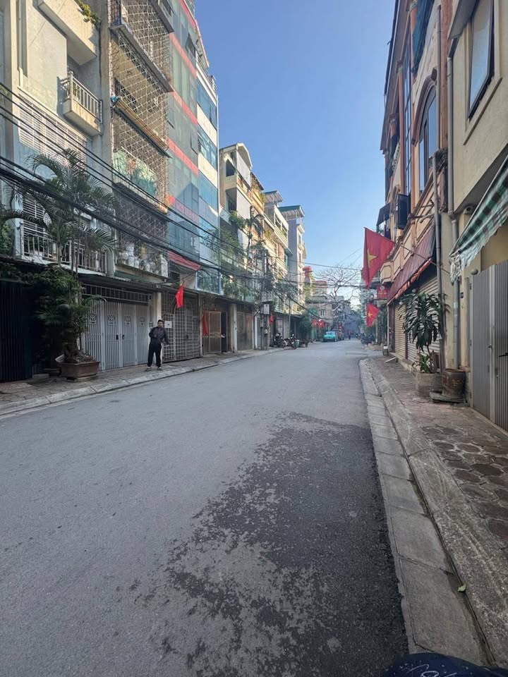 Nhà mặt phố Vương Thừa Vũ, Thanh Xuân 65m² giá 30 tỷ - Kinh doanh sầm uất!