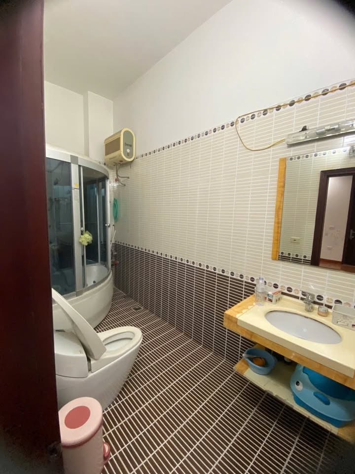 Nhà 5 tầng mặt tiền kinh doanh tại Đông Thành, Ninh Bình - Diện tích 142m², giá thỏa thuận!