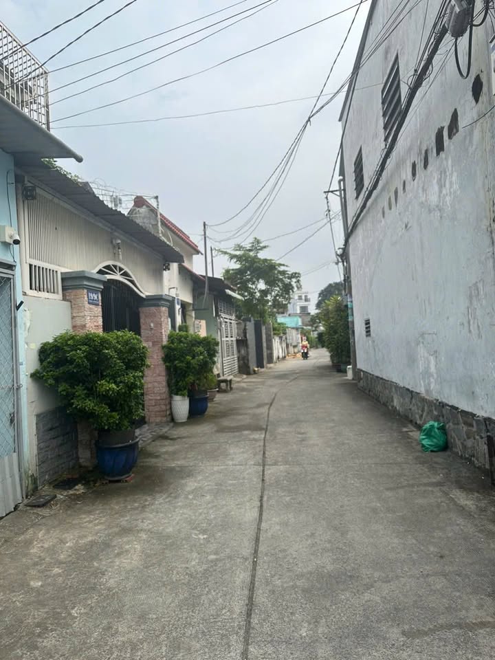 Đất nền Hóc Môn 99m² giá 4 tỷ - Sổ hồng chính chủ, hẻm xe hơi thông thoáng!