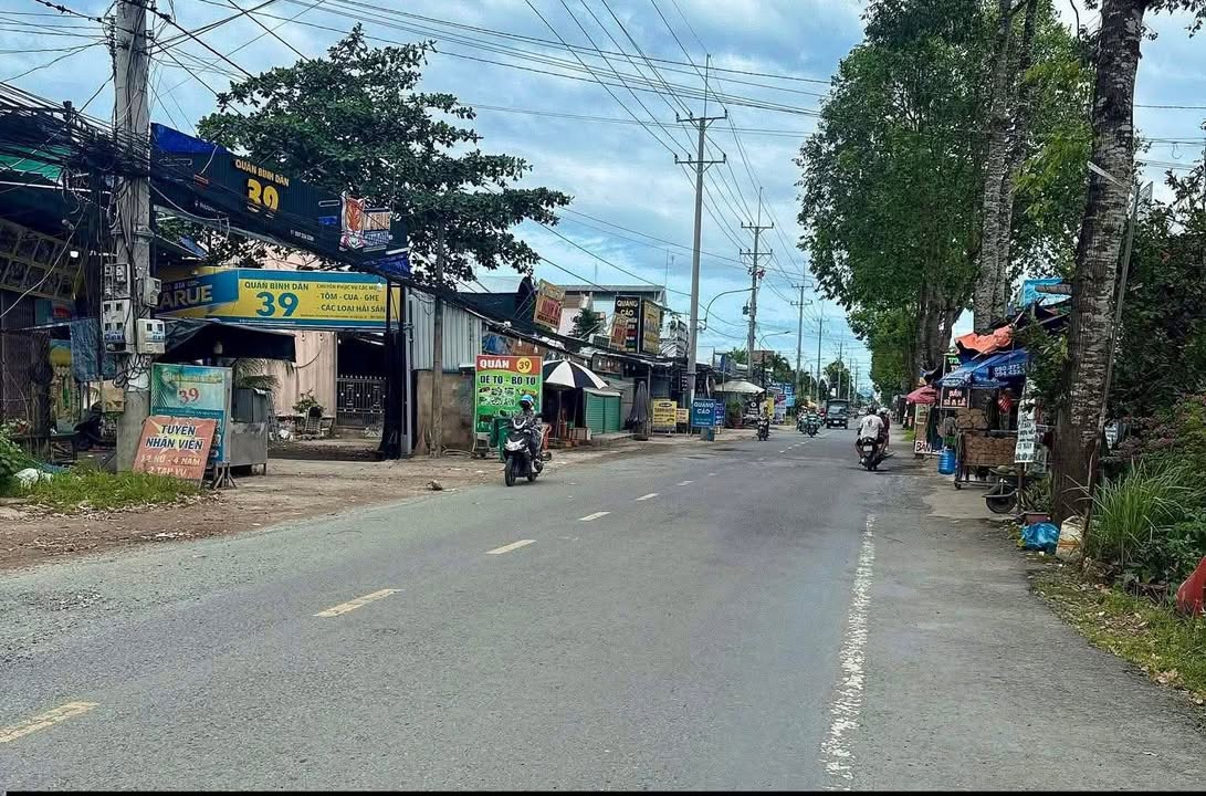 Nhà mặt tiền đường 30/4, phường 5, thị xã Cai Lậy 164m² giá 3.9 tỷ - Kinh doanh thuận lợi!