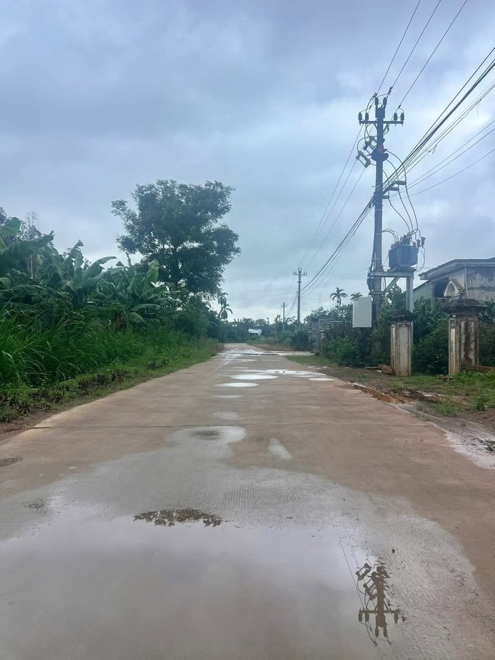 Đất nền Ea Kmút 252m² giá 200 triệu - Đường bê tông thuận tiện!