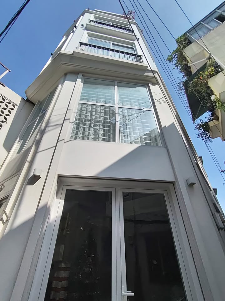 Bán nhà Quận 3 - Hẻm xe hơi Nguyễn Đình Chiểu 41.5m² giá 12 tỷ - Full nội thất sang trọng!