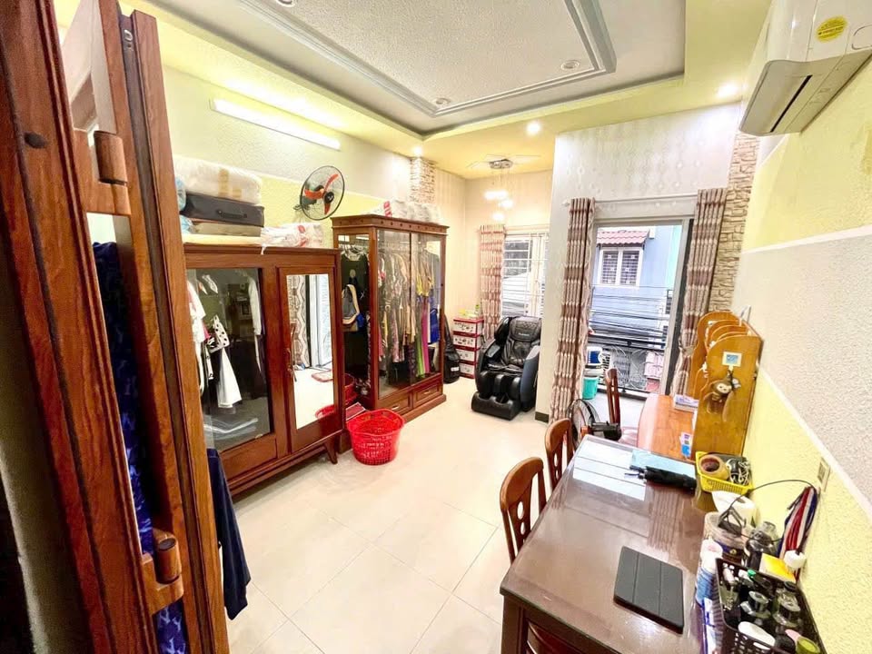 Nhà 3 tầng đường Phạm Văn Thuận, Bình Đa, 144m² giá 3.9 tỷ - Đầu tư sinh lời!