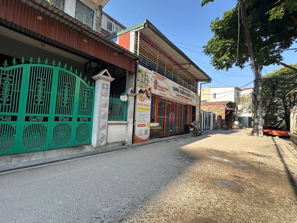 Nhà lô góc Võng La 101.1m² giá 9.8 tỷ - Vị trí đẹp cho kinh doanh