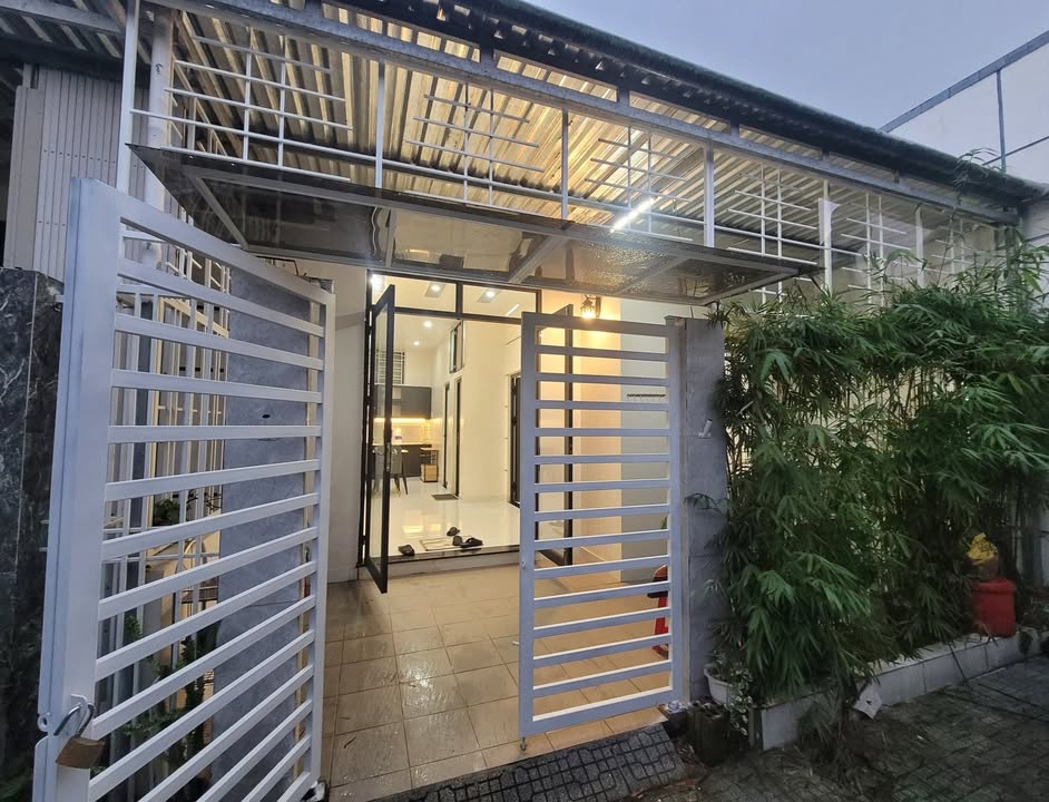 Nhà nhỏ xinh tại Kiệt Ngự Bình, An Cựu 42m² giá 1.69 tỷ - Chỉ vài chục mét ra đường lớn!