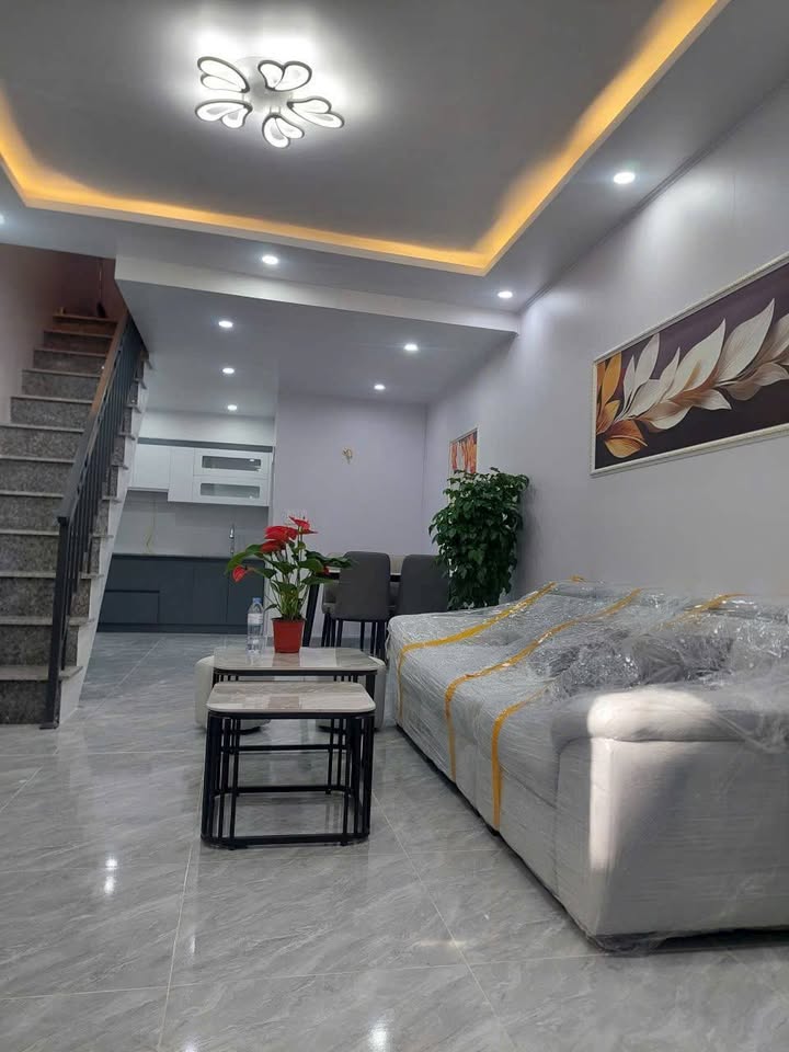 Nhà 2 tầng ngõ 37 Lán Bè, quận Lê Chân, Hải Phòng - Giá chỉ 1.93 tỷ, đầy đủ nội thất!