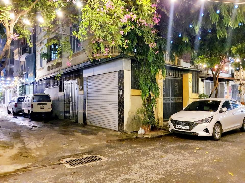 Nhà phố Tân Mai, Hoàng Mai 50m² giá thỏa thuận - Ô tô tránh, khu dân trí cao!