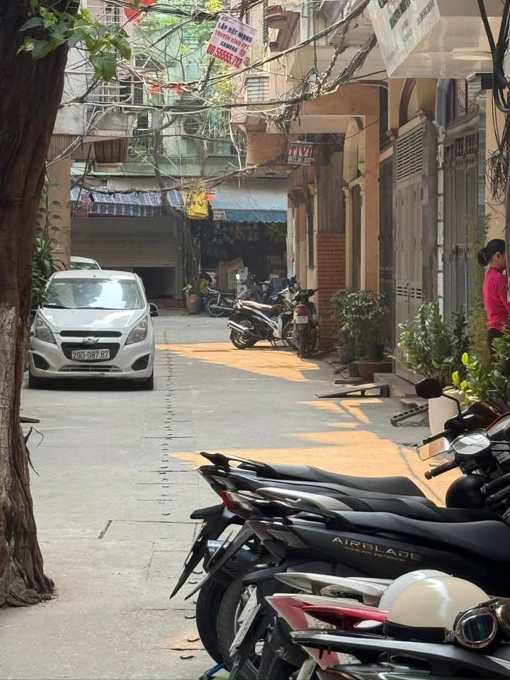 Nhà mặt phố Kim Mã Ba Đình 80m² giá 25 tỷ - Doanh thu 100 triệu/tháng!