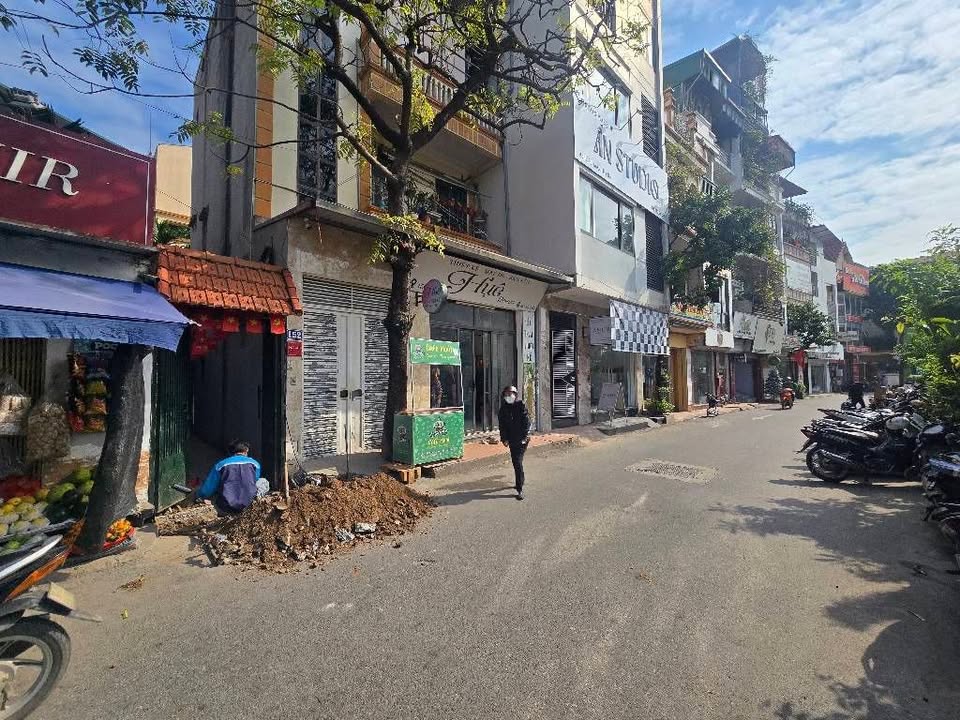 Đất vàng Âu Cơ Tây Hồ 50m² giá 10.2 tỷ - Mặt tiền 6.2m, lô góc thoáng mát!