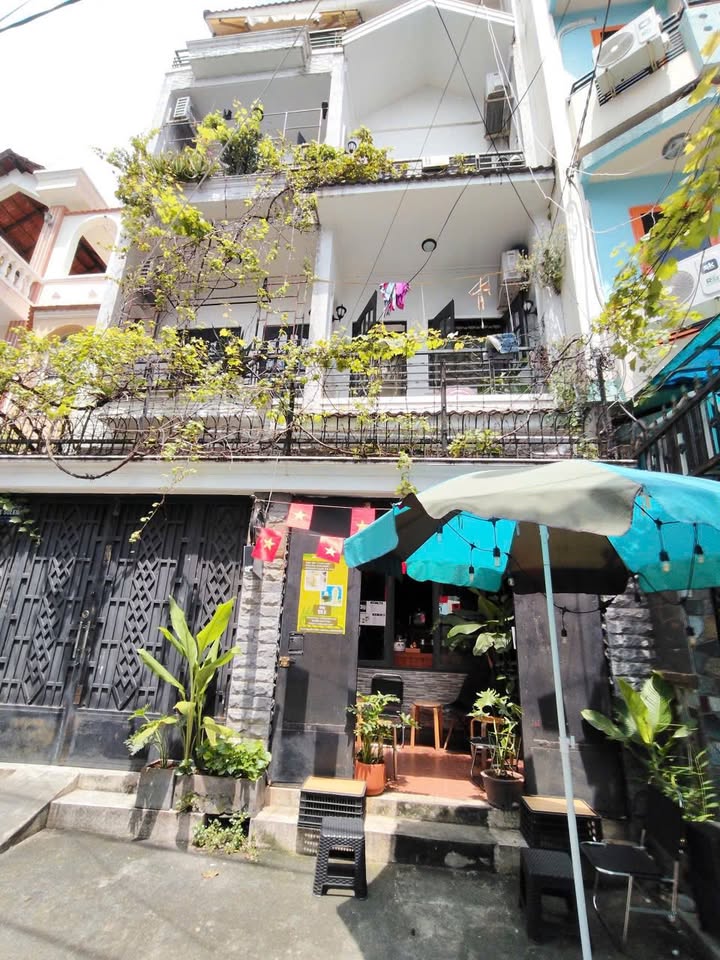 Nhà phố 1 trệt 2 lầu đường Nguyễn Kiệm 92.6m² giá 15 tỷ - Gần sân bay Tân Sơn Nhất!