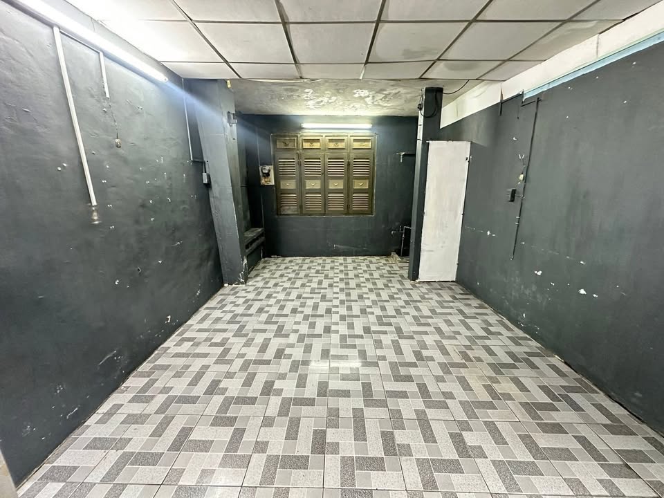 Cho thuê mặt bằng 23 Lý Công Uẩn, Tân An 17m² - Vị trí đắc địa gần trung tâm!