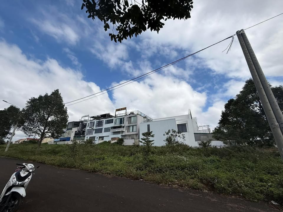 Shophouse đường Tô Hoài Buôn Hồ 150m² giá 1.97 tỷ - Gần hồ sinh thái!