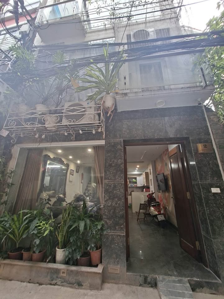 Nhà phố Đội Cấn, Ba Đình 40m² giá 14 tỷ - Thiết kế sang trọng, thang máy tiện nghi!