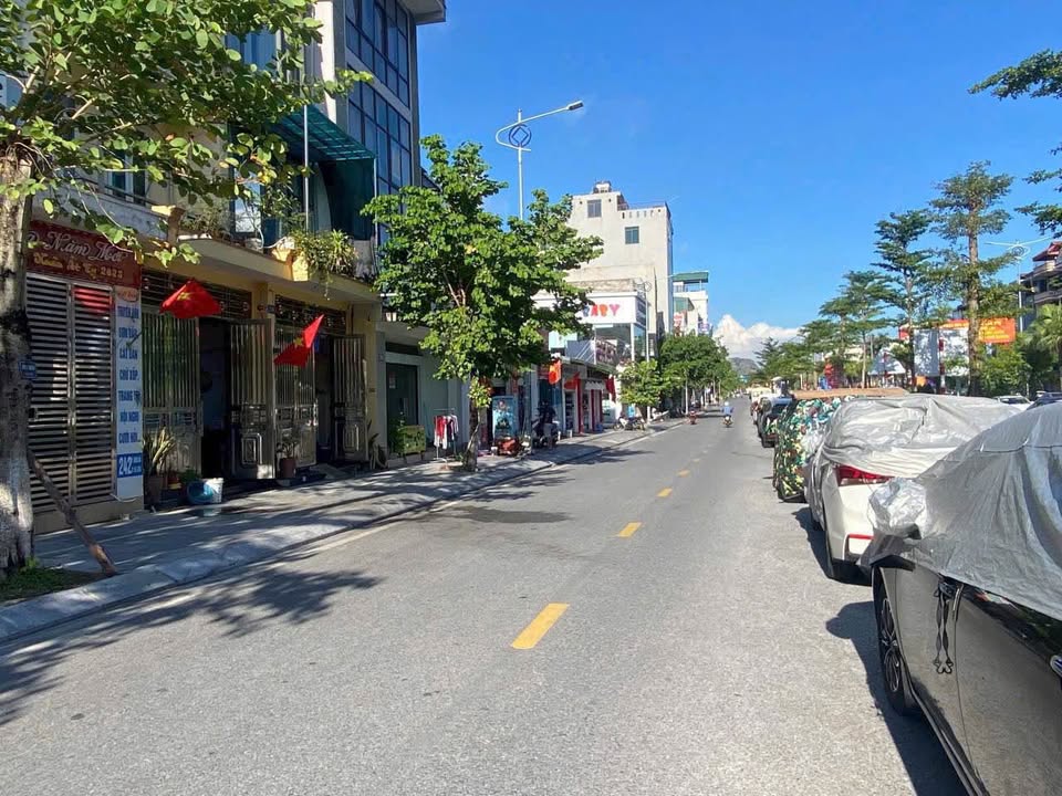 Nhà 3 tầng Hạ Long 48m² giá 7 tỷ - Vị trí kinh doanh đắc địa!