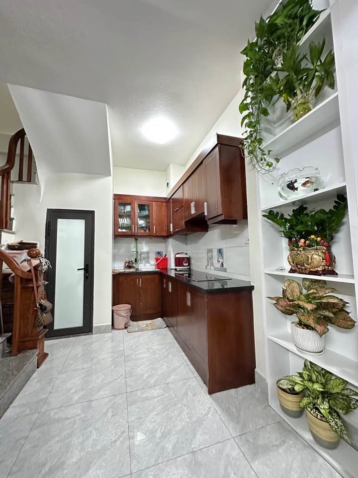 Nhà riêng Tân Mai 34m² giá 6.3 tỷ - Nội thất đầy đủ, giao ngay!