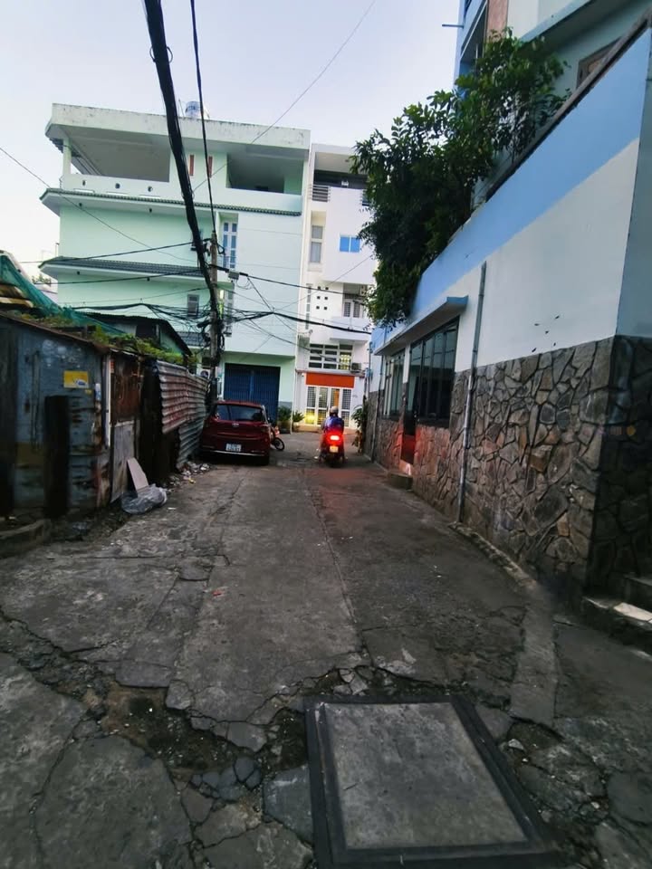 Nhà riêng đường Âu Cơ, Phú Trung, Tân Phú 33m² giá 5.9 tỷ - Chính chủ bán gấp!