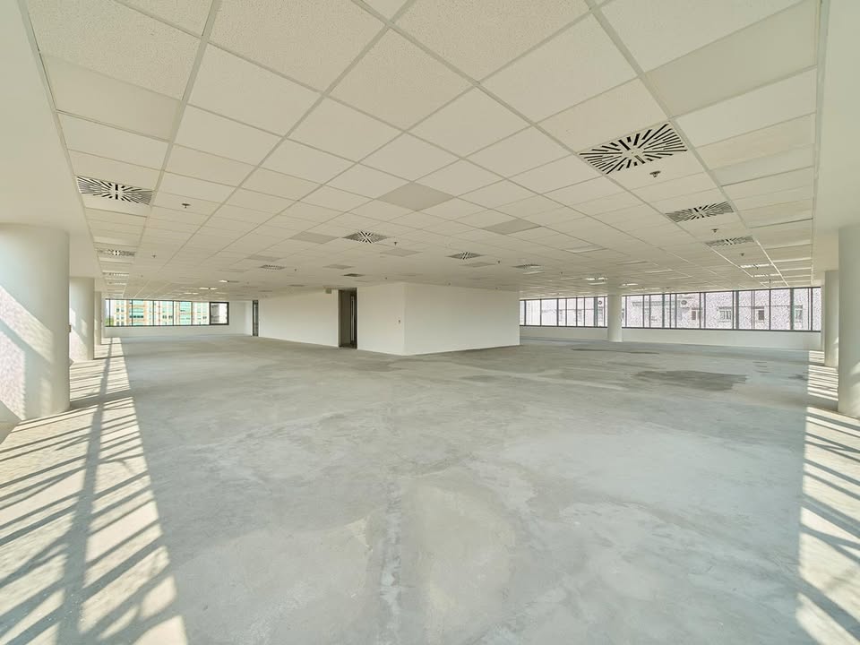Văn phòng Building Trần Thái Tông - Cầu Giấy 372m² giá chỉ 13,5$/m² - Diện tích linh hoạt!