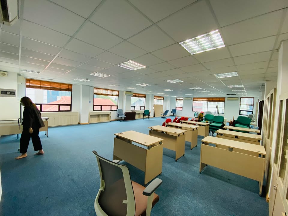 Văn phòng cho thuê tại Hoàng Văn Thái, Thanh Xuân 140m² - Không gian làm việc hiện đại!