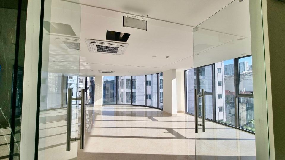 Văn phòng cho thuê Khuất Duy Tiến 150m² giá 25 triệu - Không gian làm việc lý tưởng!