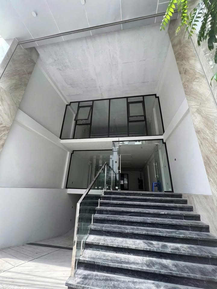 Cho thuê văn phòng tòa nhà Hoàng Văn Thái, Thanh Xuân 100m² - Mặt bằng kinh doanh hấp dẫn!