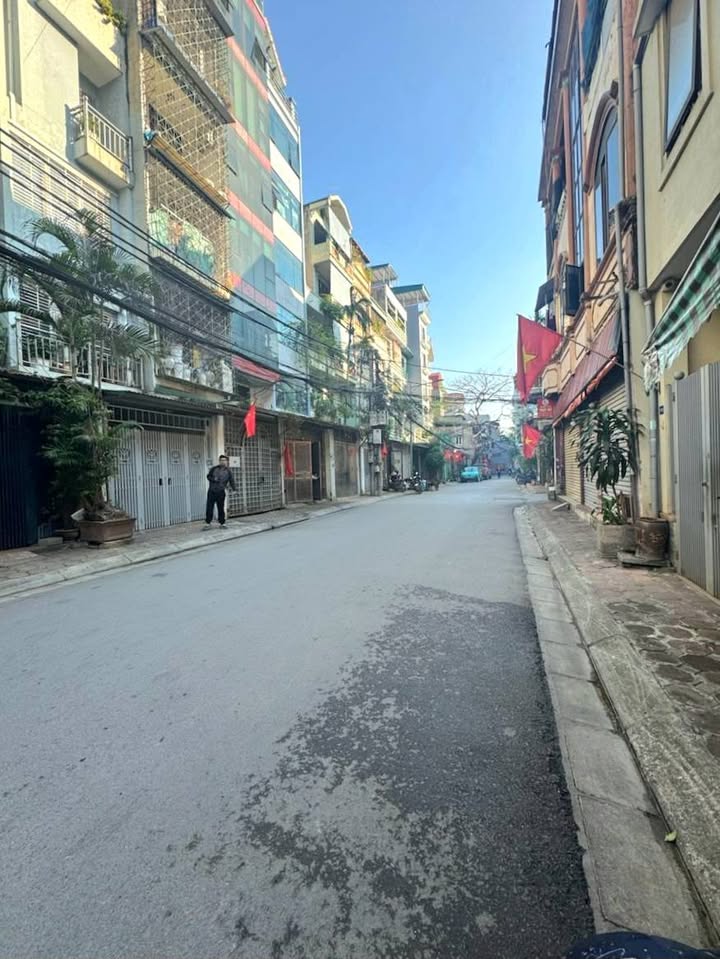 Căn hộ dịch vụ mặt phố Vương Thừa Vũ 70m² giá 29.8 tỷ - Dòng tiền ổn định 75 triệu/tháng!