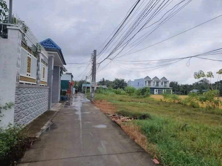 Đất thổ cư 105m² tại ấp 3 Tân Bửu, Bến Lức - Giá chỉ 1.15 tỷ, thương lượng nhẹ!