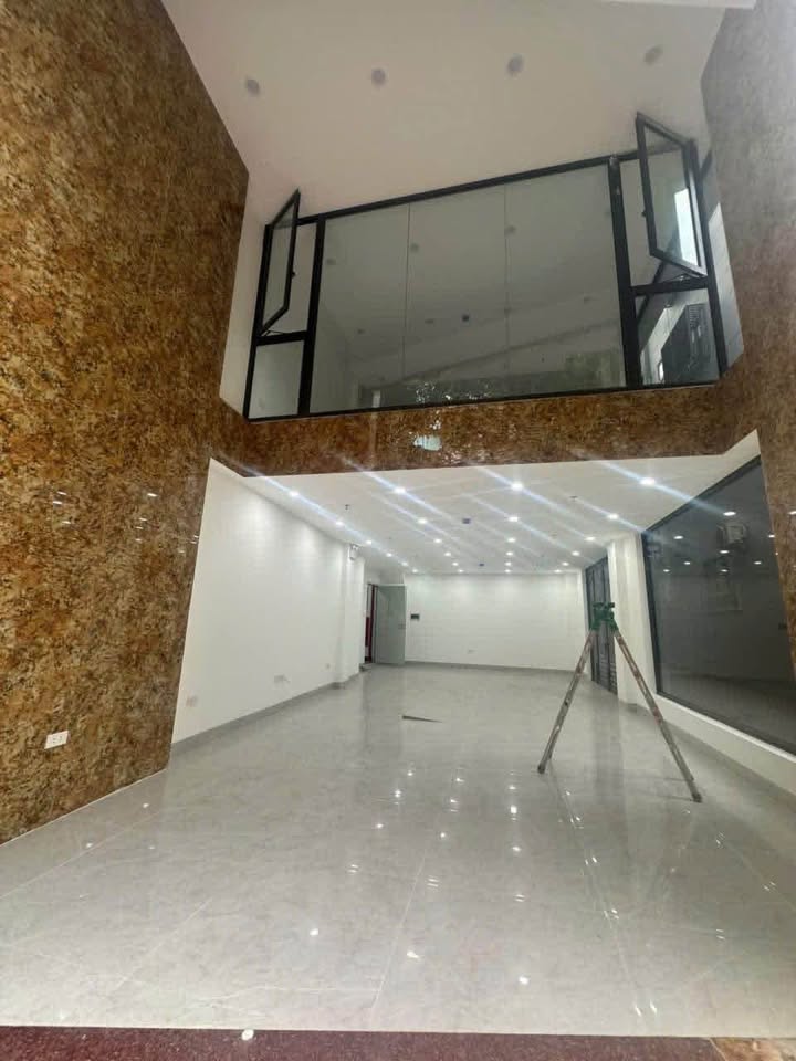 Bán tòa văn phòng 8 tầng mặt phố Vương Thừa Vũ 65m² giá 52 tỷ - Lô góc kinh doanh sầm uất!