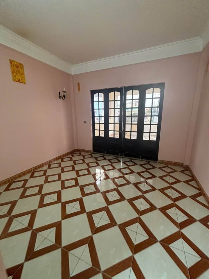 Nhà cho thuê 5 tầng Phố Ngoại Thương Từ Sơn 68m² - Giá chỉ 10 triệu/tháng!