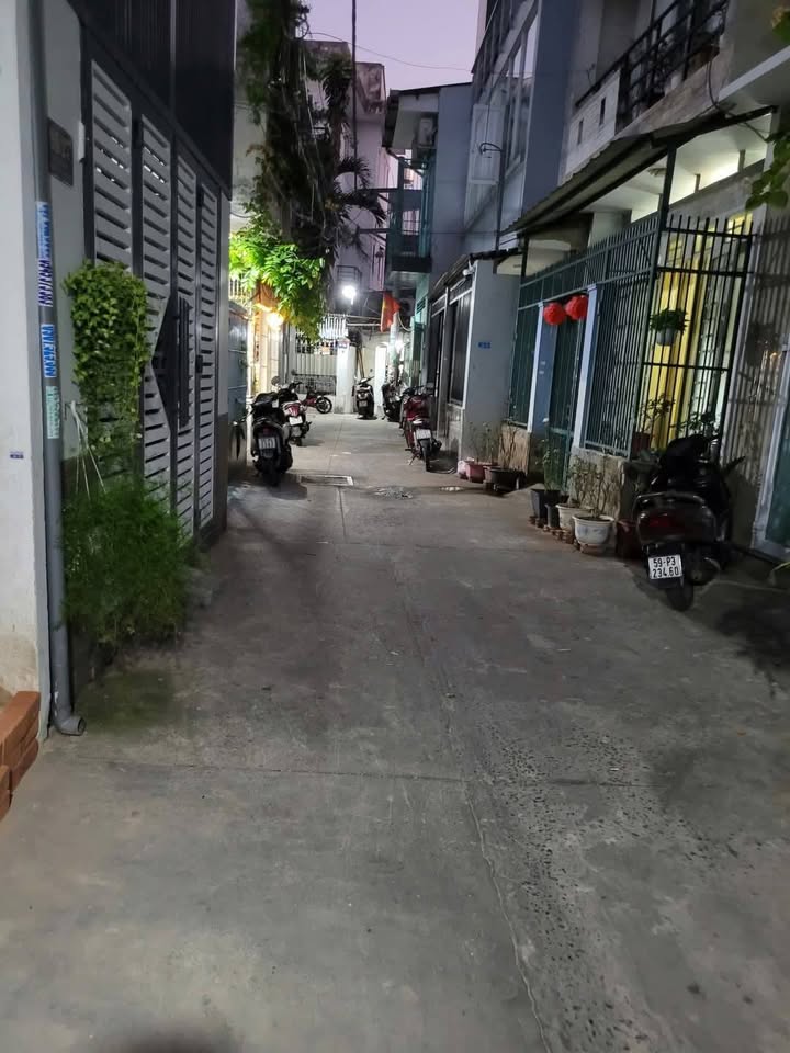 Nhà nguyên căn Cách Mạng, Tân Thành 40m² giá 6.8 triệu - Nhà mới sạch đẹp, an ninh tốt!