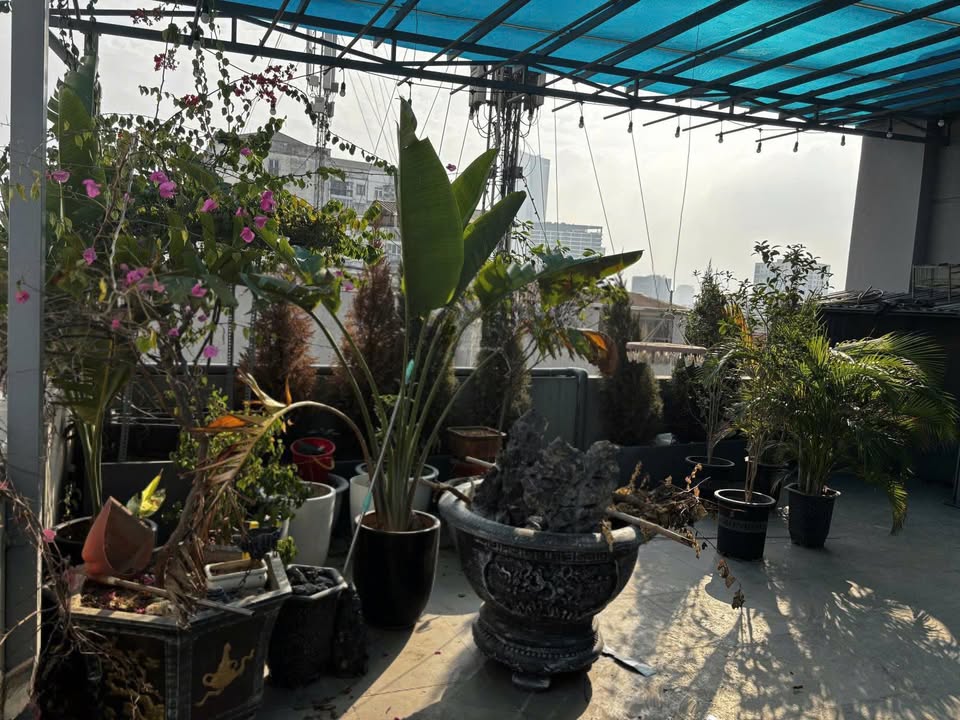 Nhà liền kề 5 tầng Hoàng Hoa Thám, Ba Đình 90m² giá 45 triệu - Thích hợp cho văn phòng, gia đình!