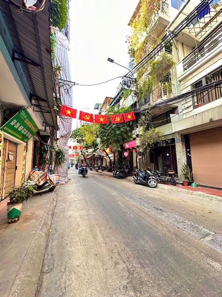 Nhà riêng Bạch Đằng, Hai Bà Trưng 18m² giá 7.8 tỷ - Kinh doanh sầm uất!