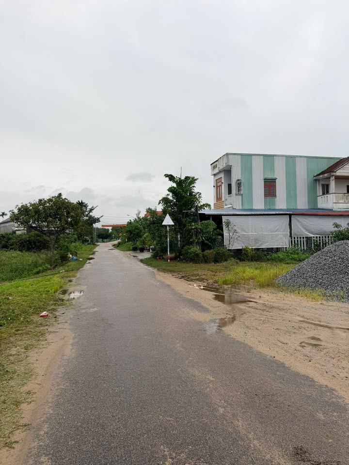 Đất liền kề mặt tiền đường DH10, Hòa Vang, Đà Nẵng - Giá chỉ 1.15 tỷ - Cơ hội đầu tư tuyệt vời!