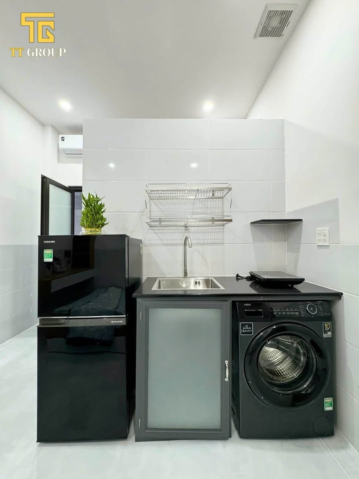 Studio cho thuê đường Nguyễn Văn Cừ, 18m² giá 3.4 triệu - Full nội thất, gần trường đại học!