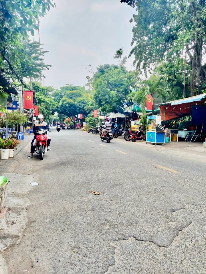 Nhà bán Lạc Long Quân Q11 92m² giá 11 tỷ - Tiện xây mới 5 tầng!