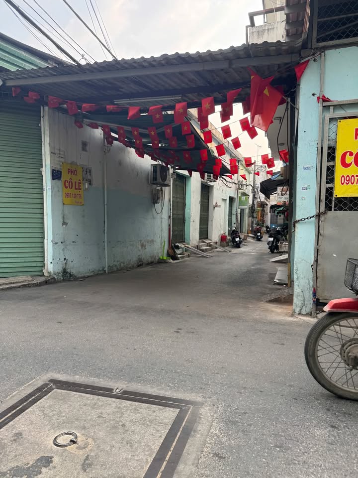 Nhà hẻm 75 Lý Thánh Tông, Quận Tân Phú 56m² - Giá 5.5 tỷ, thương lượng ngay!