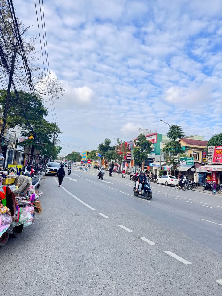 Nhà Mặt Tiền Kinh Doanh Hùng Vương Huế 155m² giá 15 tỷ - Đầu Tư Sinh Lời Ngay!