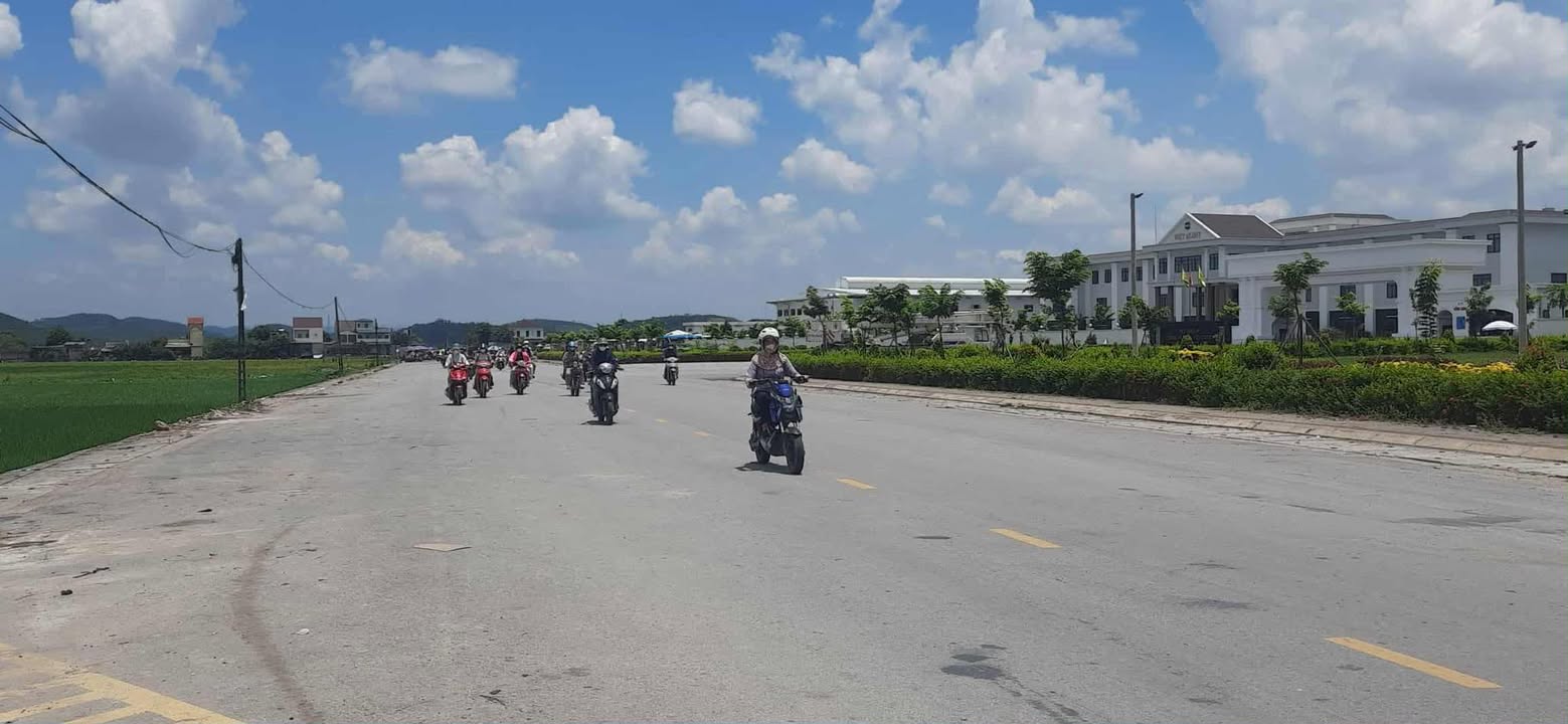 Đất nền Diễn Trường, Diễn Châu 200m² chỉ 2 tỷ - Cơ hội đầu tư hấp dẫn!