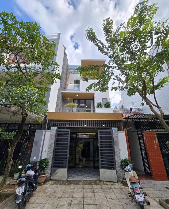 Nhà đẹp Thanh Khê Đà Nẵng 90m² giá 8.15 tỷ - Vị trí đắc địa gần biển!