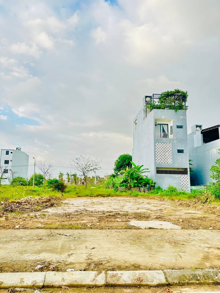 Đất nền Nam Hoà Xuân Đà Nẵng 100m² giá 5.93 tỷ - Nhanh tay sở hữu ngay!