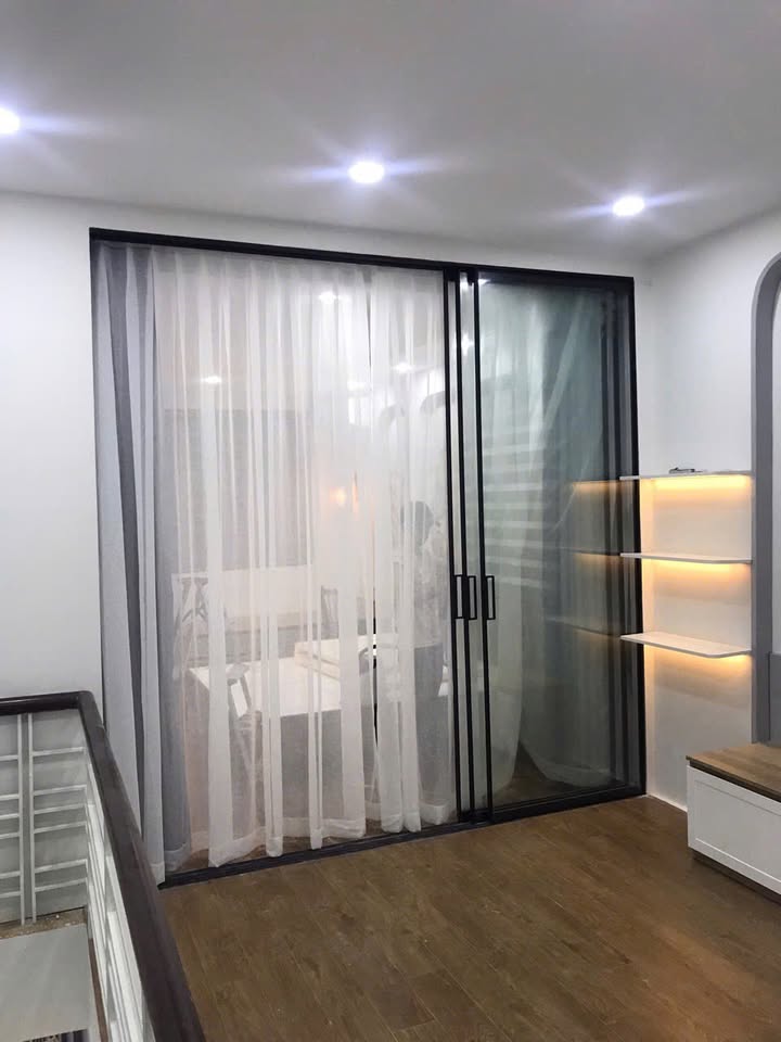 Nhà phố Tân Sơn Nhì 53.3m² giá 5 tỷ - Full nội thất, hẻm xe hơi 5m!