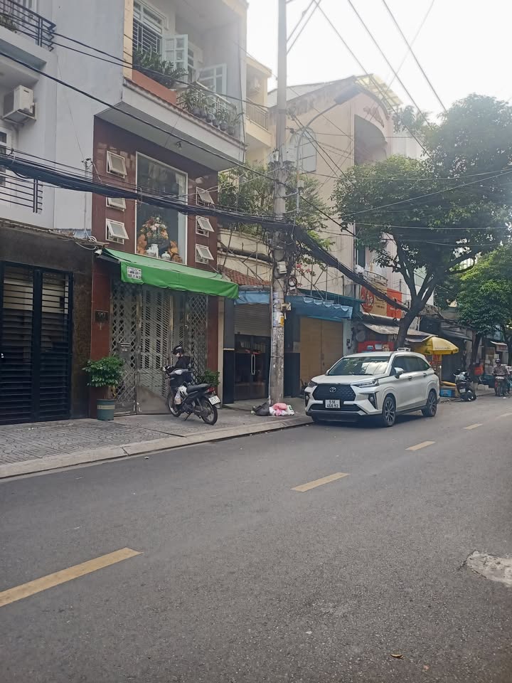 Nhà 5 Tầng Khu Cao Tầng Dong Bộ, Cộng Hòa, Tân Bình 90m² giá 17.8 tỷ - Đầu tư sinh lời ngay!