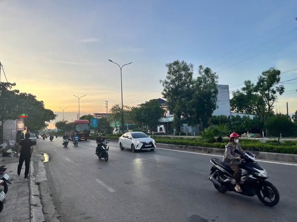 Nhà mặt đường An Dương Vương, 160m² giá 6.35 tỷ - Vị trí kinh doanh đắc địa!