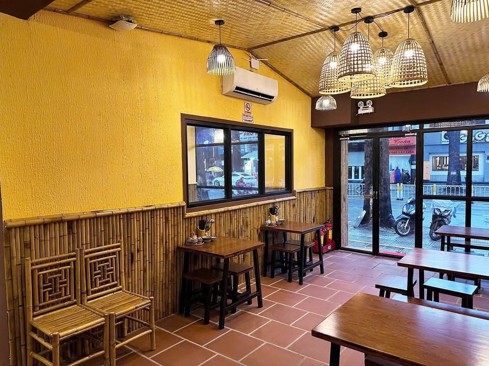 Nhà mặt tiền đường Nguyễn Tri Phương Quận 10 127m² giá thỏa thuận - Kinh doanh sầm uất!