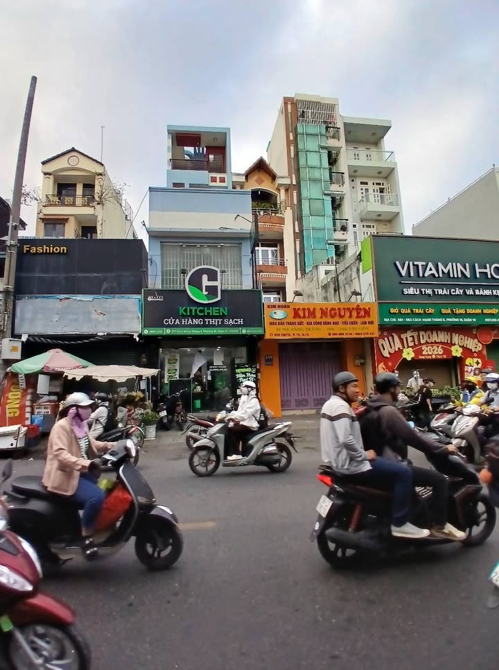 Nhà mặt tiền KD vip đường CMT8, Q10, giá chỉ 25.99 tỷ - Đầu tư sinh lời ngay!