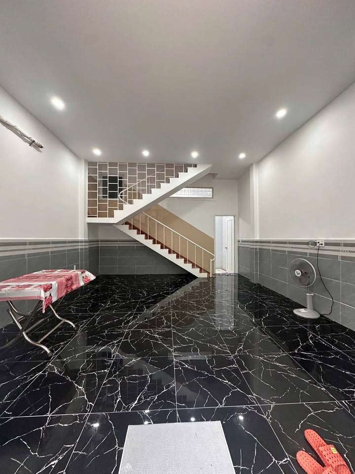 Nhà nguyên căn 3 tầng Đỗ Quang, Đà Nẵng - Thích hợp vừa ở vừa kinh doanh chỉ 18 triệu!