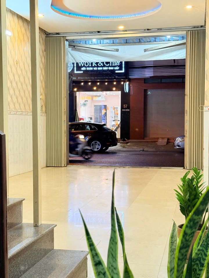 Nhà 3 tầng mặt tiền đường Phù Đổng, Nha Trang 97.5m² giá 14.7 tỷ - Kinh doanh sầm uất!