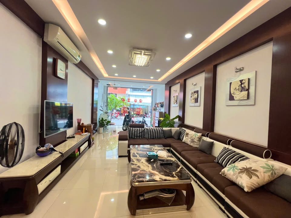 Nhà mặt tiền đường Hàng Cá, phường Xương Huân, 90.4m² giá 20.78 tỷ - Đầu tư sinh lời!