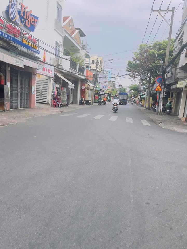 Nhà 5 tầng Vĩnh Khánh, Quận 4 chỉ 4.7 tỷ - Không lo giải tỏa!