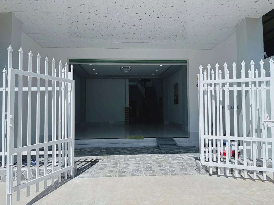Nhà đẹp mới xây La Ngà 150m² giá 1.79 tỷ - Chính chủ bán gấp!