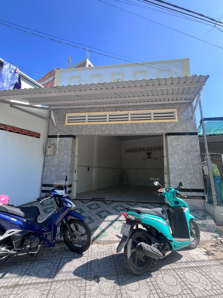 Nhà nguyên căn cho thuê tại KDC Bình San, Hà Tiên - Giá 3.5 triệu/tháng